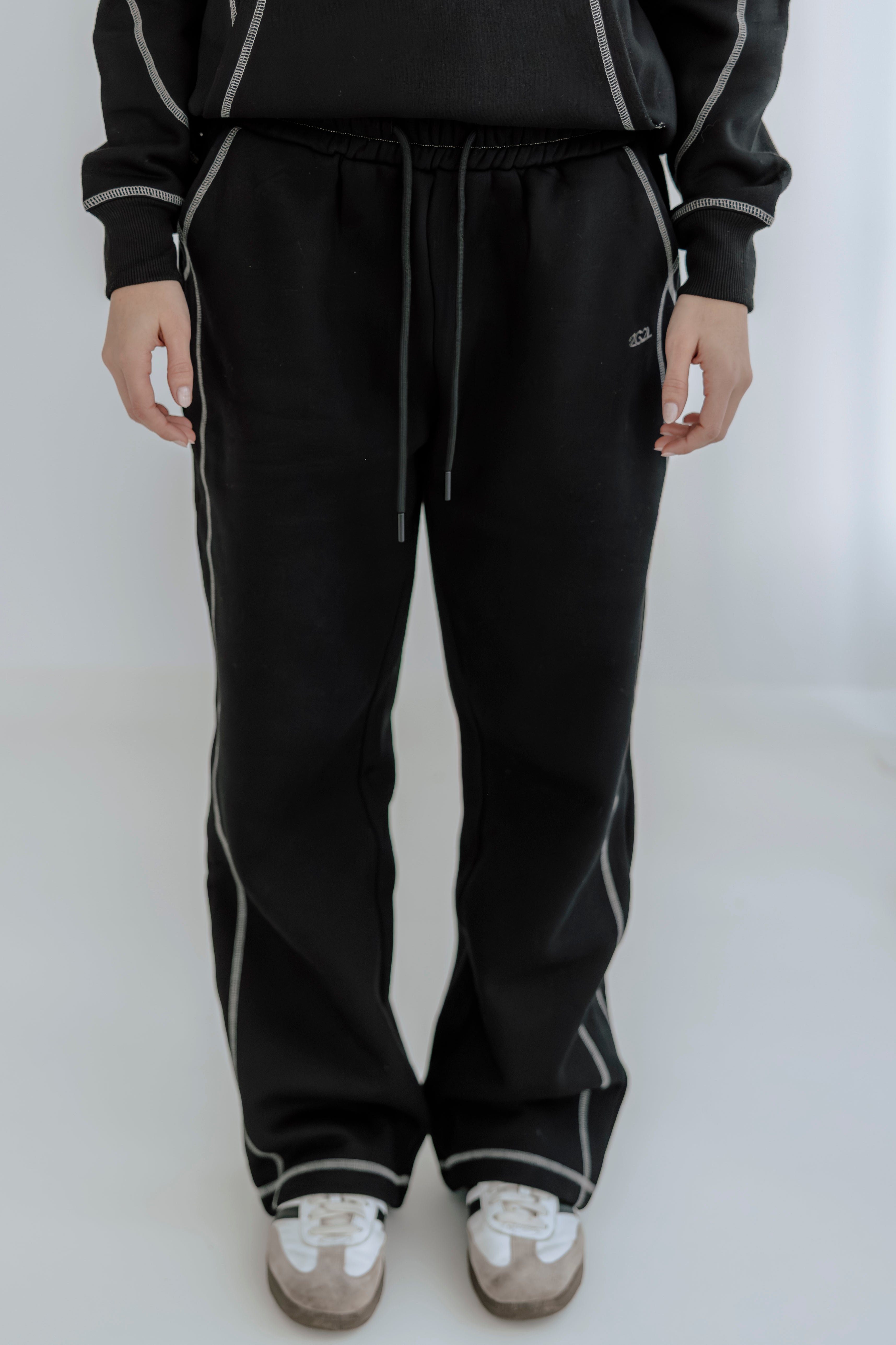 Essential Pants Black