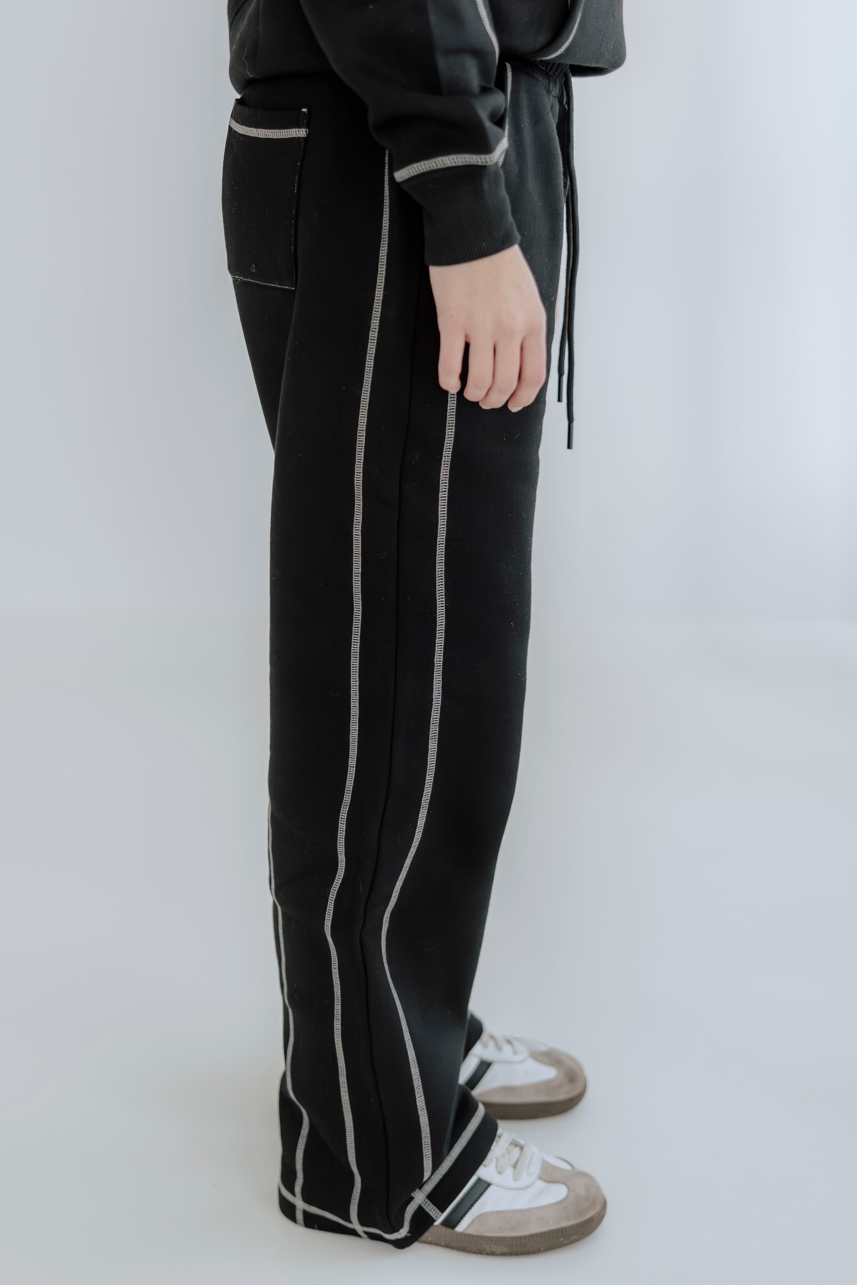 Essential Pants Black